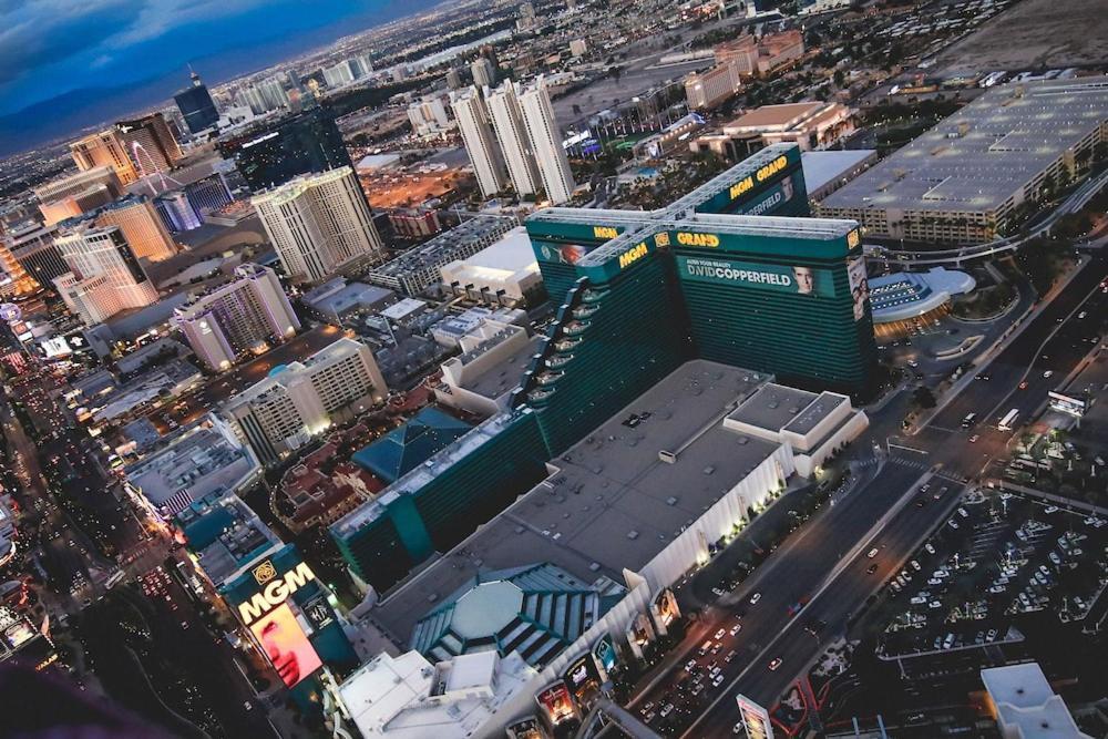 Mgm Grand Hotel & Casino By Suiteness Las Vegas Exterior photo