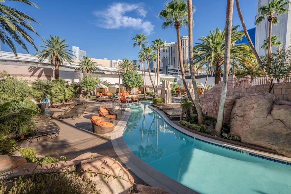 Mgm Grand Hotel & Casino By Suiteness Las Vegas Exterior photo